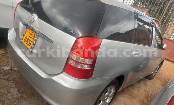 Nunua Ilio tumika Toyota Wish Fedha Gari ndani ya Kampala nchini Uganda