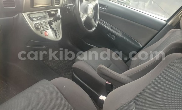 Acheter Occasion Voiture Toyota Wish Gris à Kampala, Ouganda Acheter Occasion Voiture Toyota Wish Gris à Kampala, Ouganda