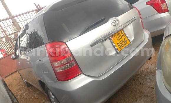 Acheter Occasion Voiture Toyota Wish Gris à Kampala, Ouganda Acheter Occasion Voiture Toyota Wish Gris à Kampala, Ouganda