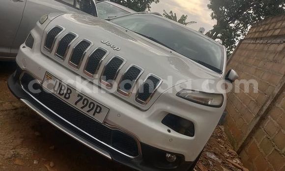 Acheter Occasion Voiture Jeep Grand Cherokee Blanc à Kampala, Ouganda Acheter Occasion Voiture Jeep Grand Cherokee Blanc à Kampala, Ouganda