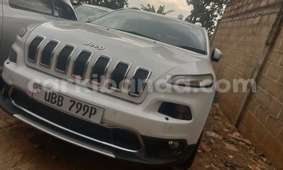 Acheter Occasion Voiture Jeep Grand Cherokee Blanc à Kampala, Ouganda Acheter Occasion Voiture Jeep Grand Cherokee Blanc à Kampala, Ouganda