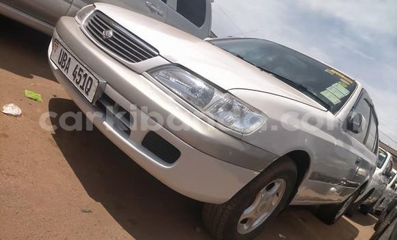 Acheter Occasion Voiture Toyota Premio Gris à Kampala, Ouganda Acheter Occasion Voiture Toyota Premio Gris à Kampala, Ouganda