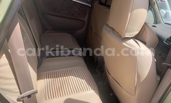 Acheter Occasion Voiture Toyota Spacio Beige à Kampala, Ouganda Acheter Occasion Voiture Toyota Spacio Beige à Kampala, Ouganda