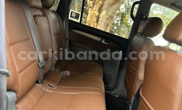 Acheter Occasion Voiture Toyota Land Cruiser Prado Beige à Kampala, Ouganda Acheter Occasion Voiture Toyota Land Cruiser Prado Beige à Kampala, Ouganda