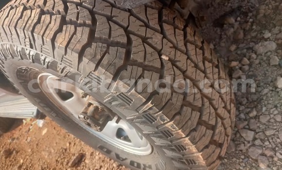 Acheter Occasion Voiture Toyota Hilux Gris à Kampala, Ouganda Acheter Occasion Voiture Toyota Hilux Gris à Kampala, Ouganda