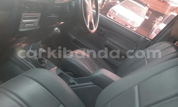 Acheter Occasion Voiture Toyota Hilux Gris à Kampala, Ouganda Acheter Occasion Voiture Toyota Hilux Gris à Kampala, Ouganda