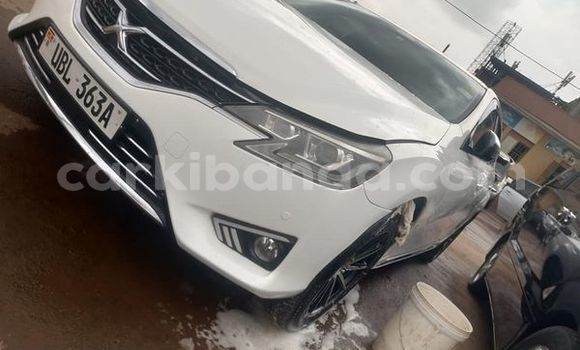 Acheter Occasion Voiture Toyota Mark X Blanc à Kampala, Ouganda Acheter Occasion Voiture Toyota Mark X Blanc à Kampala, Ouganda