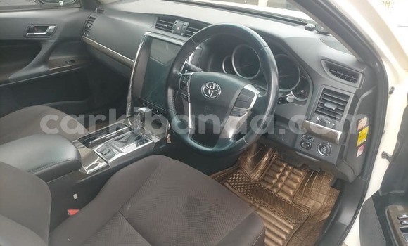 Acheter Occasion Voiture Toyota Mark X Blanc à Kampala, Ouganda Acheter Occasion Voiture Toyota Mark X Blanc à Kampala, Ouganda