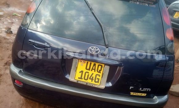 Gura Yakoze Toyota Raum Blue Imodoka i Kampala mu Uganda Gura Yakoze Toyota Raum Blue Imodoka i Kampala mu Uganda