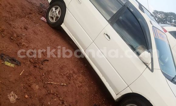 Gura Yakoze Toyota Spacio White Imodoka i Kampala mu Uganda Gura Yakoze Toyota Spacio White Imodoka i Kampala mu Uganda