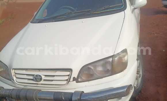 Gura Yakoze Toyota Spacio White Imodoka i Kampala mu Uganda Gura Yakoze Toyota Spacio White Imodoka i Kampala mu Uganda