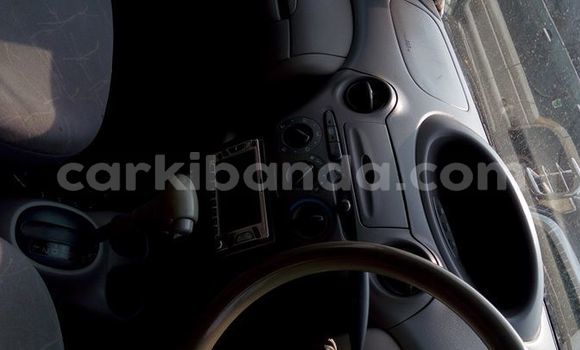 Gura Yakoze Toyota Platz Silver Imodoka i Kampala mu Uganda Gura Yakoze Toyota Platz Silver Imodoka i Kampala mu Uganda