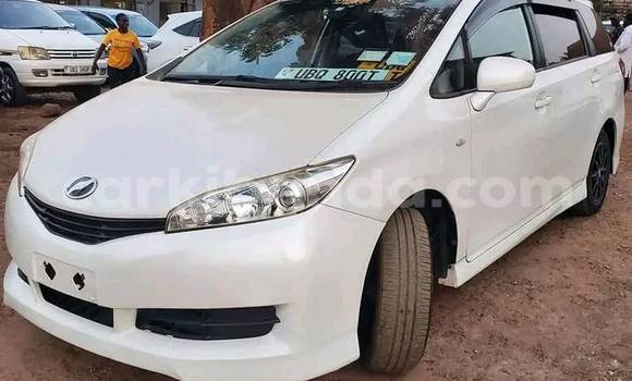 Gura Yakoze Toyota Wish White Imodoka i Bugembe mu Eastern Gura Yakoze Toyota Wish White Imodoka i Bugembe mu Eastern