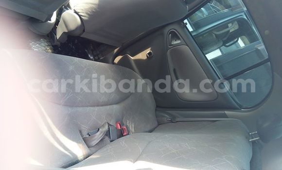 Gura Yakoze Toyota Platz Silver Imodoka i Kampala mu Uganda Gura Yakoze Toyota Platz Silver Imodoka i Kampala mu Uganda