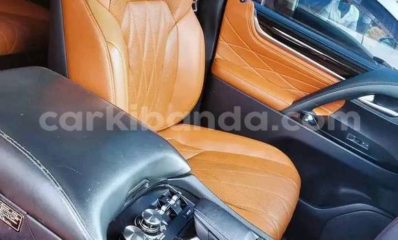 Gura Yakoze Lexus LX 570 White Imodoka i Bombo mu Central Gura Yakoze Lexus LX 570 White Imodoka i Bombo mu Central