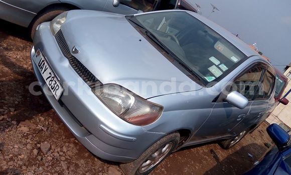 Gura Yakoze Toyota Platz Silver Imodoka i Kampala mu Uganda Gura Yakoze Toyota Platz Silver Imodoka i Kampala mu Uganda
