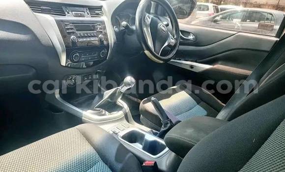 Gura Yakoze Nissan Navara Black Imodoka i Bundibugyo mu Western Gura Yakoze Nissan Navara Black Imodoka i Bundibugyo mu Western