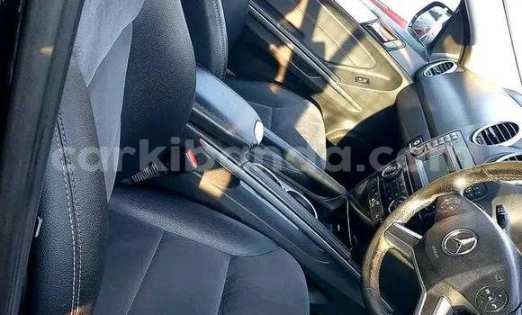 Acheter Occasion Voiture Mercedes‒Benz ML–Class Noir à Bombo, Central Acheter Occasion Voiture Mercedes‒Benz ML–Class Noir à Bombo, Central