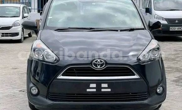 Buy Used Toyota Sienta Black Car in Bugiri in Eastern