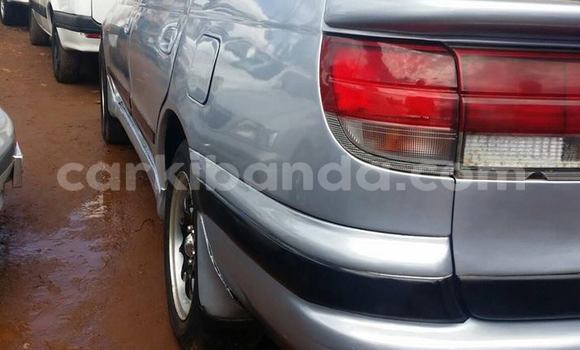 Gura Yakoze Toyota Caldina Silver Imodoka i Kampala mu Uganda Gura Yakoze Toyota Caldina Silver Imodoka i Kampala mu Uganda