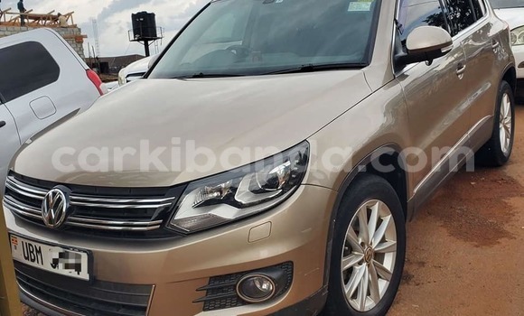 Nunua Ilio tumika Volkswagen Tiguan Nyingine Gari ndani ya Bombo nchini Kati Nunua Ilio tumika Volkswagen Tiguan Nyingine Gari ndani ya Bombo nchini Kati
