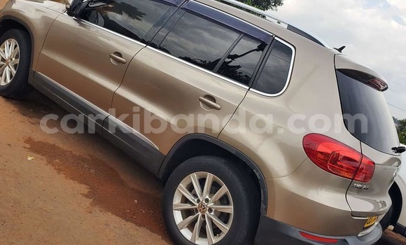 Acheter Occasion Voiture Volkswagen Tiguan Autre à Bombo, Central Acheter Occasion Voiture Volkswagen Tiguan Autre à Bombo, Central