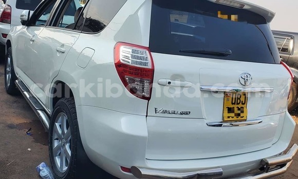 Acheter Occasion Voiture Toyota Vanguard Blanc à Bugembe, Est Acheter Occasion Voiture Toyota Vanguard Blanc à Bugembe, Est
