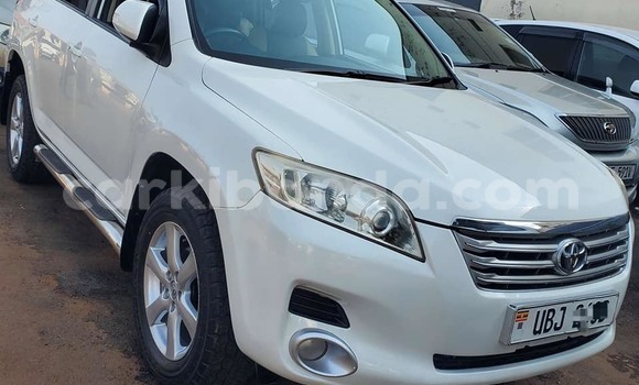 Acheter Occasion Voiture Toyota Vanguard Blanc à Bugembe, Est Acheter Occasion Voiture Toyota Vanguard Blanc à Bugembe, Est