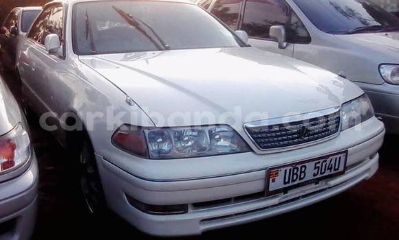 Gura Yakoze Toyota Mark II White Imodoka i Kampala mu Uganda Gura Yakoze Toyota Mark II White Imodoka i Kampala mu Uganda