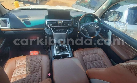 Acheter Occasion Voiture Toyota Land Cruiser Blanc à Bugembe, Est Acheter Occasion Voiture Toyota Land Cruiser Blanc à Bugembe, Est