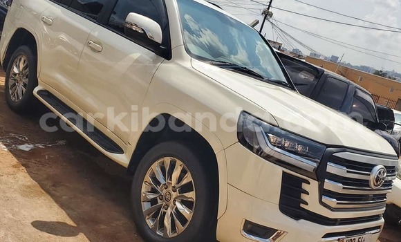 Acheter Occasion Voiture Toyota Land Cruiser Blanc à Bugembe, Est Acheter Occasion Voiture Toyota Land Cruiser Blanc à Bugembe, Est