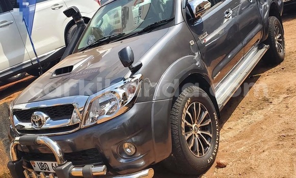 Gura Yakoze Toyota Hilux Other Imodoka i Bombo mu Central Gura Yakoze Toyota Hilux Other Imodoka i Bombo mu Central