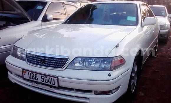Gura Yakoze Toyota Mark II White Imodoka i Kampala mu Uganda Gura Yakoze Toyota Mark II White Imodoka i Kampala mu Uganda