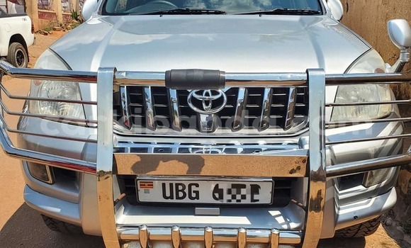 Nunua Ilio tumika Toyota Prado Nyingine Gari ndani ya Bombo nchini Kati