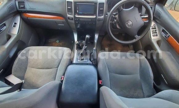 Gura Yakoze Mercedes‒Benz E–Class White Imodoka i Bugembe mu Eastern Gura Yakoze Mercedes‒Benz E–Class White Imodoka i Bugembe mu Eastern