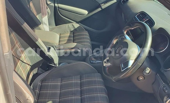 Gura Yakoze Volkswagen Golf White Imodoka i Bugembe mu Eastern Gura Yakoze Volkswagen Golf White Imodoka i Bugembe mu Eastern