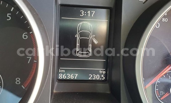 Gura Yakoze Volkswagen Golf White Imodoka i Bugembe mu Eastern Gura Yakoze Volkswagen Golf White Imodoka i Bugembe mu Eastern