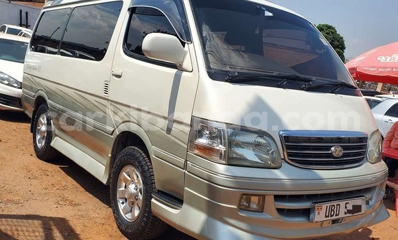 Gura Yakoze Toyota Super Custom White Imodoka i Bugembe mu Eastern Gura Yakoze Toyota Super Custom White Imodoka i Bugembe mu Eastern