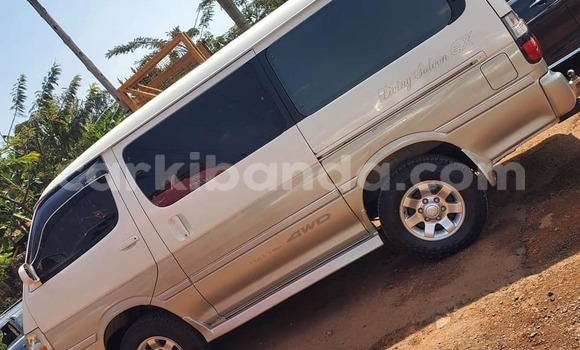 Gura Yakoze Toyota Super Custom White Imodoka i Bugembe mu Eastern Gura Yakoze Toyota Super Custom White Imodoka i Bugembe mu Eastern