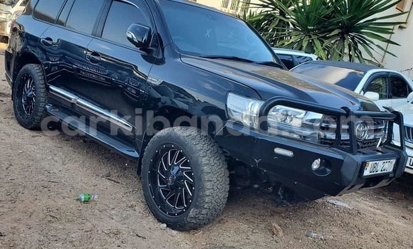 Nunua Ilio tumika Toyota Land Cruiser Nyeusi Gari ndani ya Bugiri nchini Mashariki