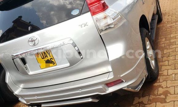 Nunua Ilio tumika Toyota Land Cruiser Nyingine Gari ndani ya Kampala nchini Uganda Nunua Ilio tumika Toyota Land Cruiser Nyingine Gari ndani ya Kampala nchini Uganda