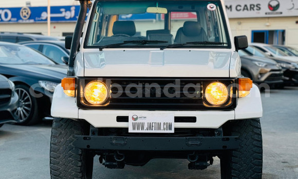 Buy Used Toyota Land Cruiser White Car in Kampala in Uganda Buy Used Toyota Land Cruiser White Car in Kampala in Uganda
