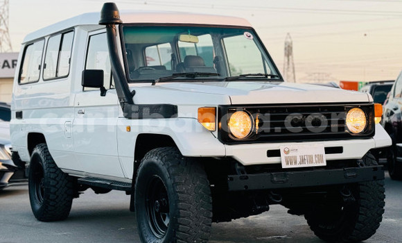Buy Used Toyota Land Cruiser White Car in Kampala in Uganda Buy Used Toyota Land Cruiser White Car in Kampala in Uganda