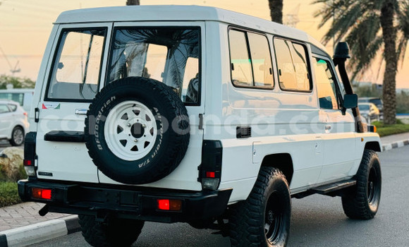 Buy Used Toyota Land Cruiser White Car in Kampala in Uganda Buy Used Toyota Land Cruiser White Car in Kampala in Uganda