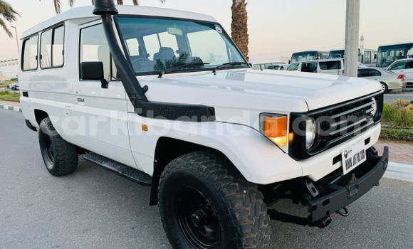 Buy Used Toyota Land Cruiser White Car in Kampala in Uganda Buy Used Toyota Land Cruiser White Car in Kampala in Uganda
