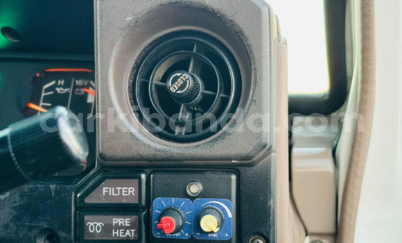 Buy Used Toyota Land Cruiser White Car in Kampala in Uganda Buy Used Toyota Land Cruiser White Car in Kampala in Uganda