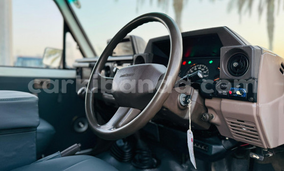 Buy Used Toyota Land Cruiser White Car in Kampala in Uganda Buy Used Toyota Land Cruiser White Car in Kampala in Uganda