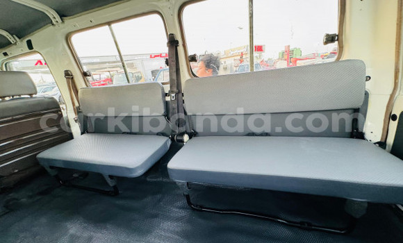 Buy Used Toyota Land Cruiser White Car in Kampala in Uganda Buy Used Toyota Land Cruiser White Car in Kampala in Uganda