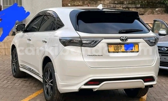 Buy Used Toyota Harrier White Car in Hoima in Uganda