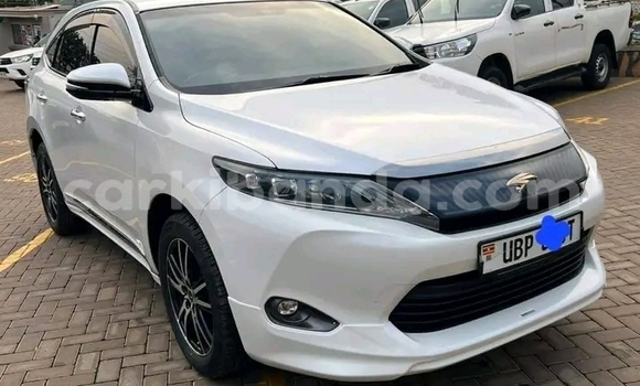 Gura Yakoze Toyota Harrier White Imodoka i Hoima mu Uganda Gura Yakoze Toyota Harrier White Imodoka i Hoima mu Uganda